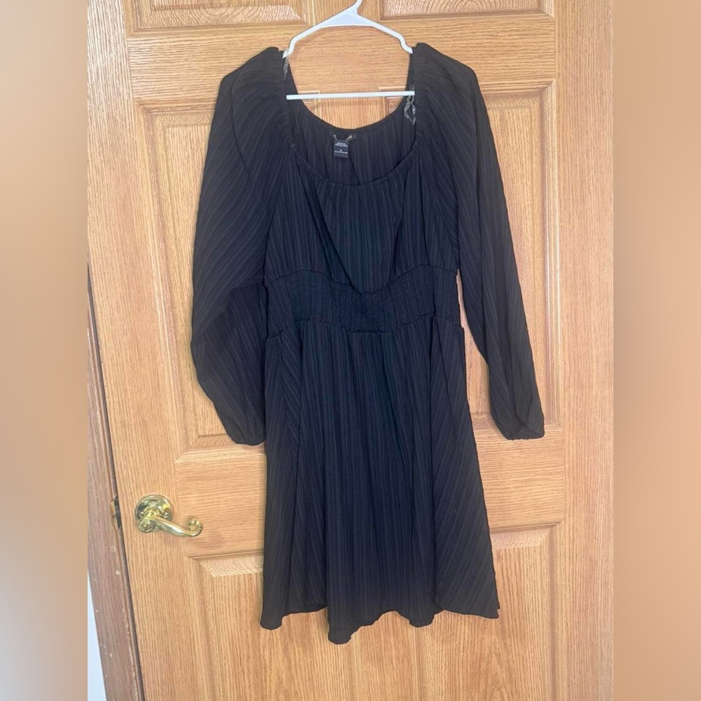 Robert Louis Black Long Sleeve Dress